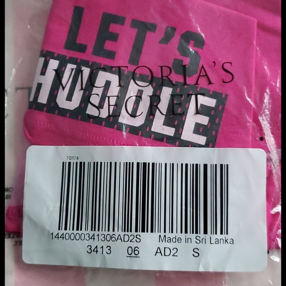 VS PINK "Let's Huddle" Low Rise Boyshort Panty - Picture 2 of 9